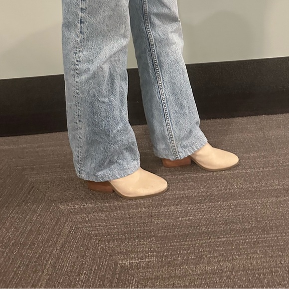 Creamy Wood Slipper Boots Size: 6.5 - Picture 8 of 8